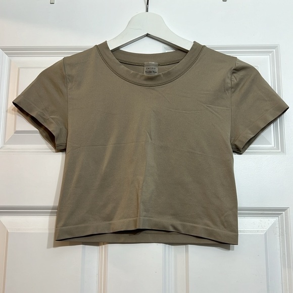 Sunday Best Sinch Smooth Willow Cropped T-Shirt - Picture 3 of 3